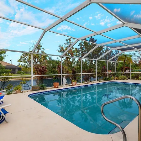 New Listing! Electric-Heated Pool Home On Canal - Villa Dolly